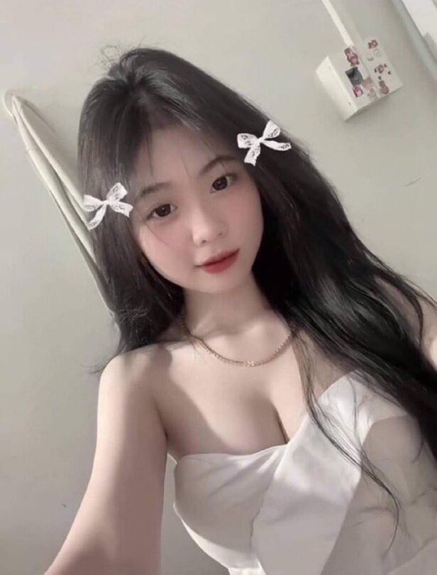Nét ngây thơ của gái xinh 2008 khi selfie