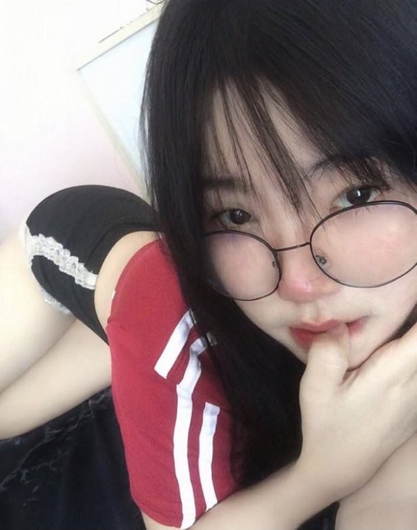 Ảnh chân dung gái xinh 2008 với ánh mắt biết nói