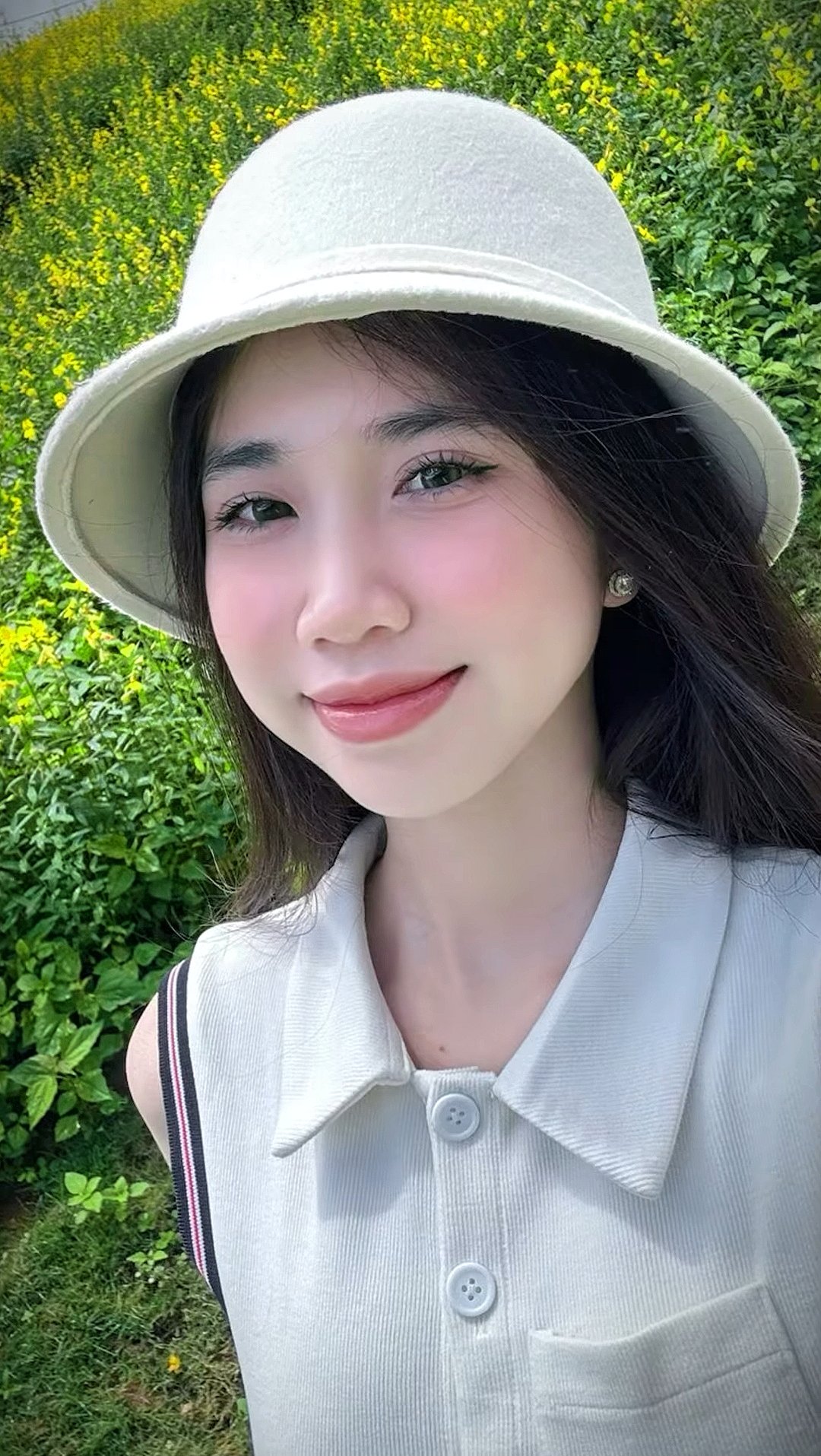 Gái 2008 trang điểm nhẹ nhàng tự nhiên