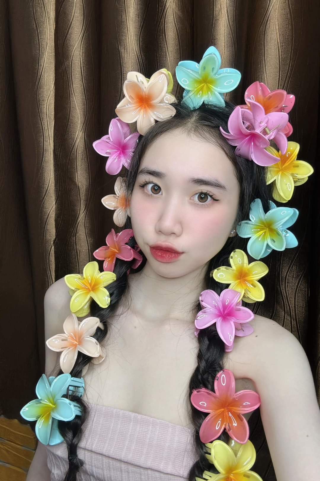 Nét trong sáng của gái sinh năm 2008