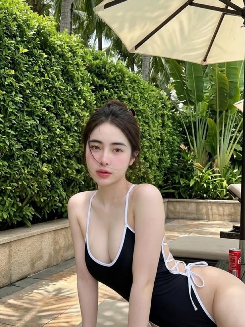 Gái xinh thiếu vải nứng chảy nước lồn hồng