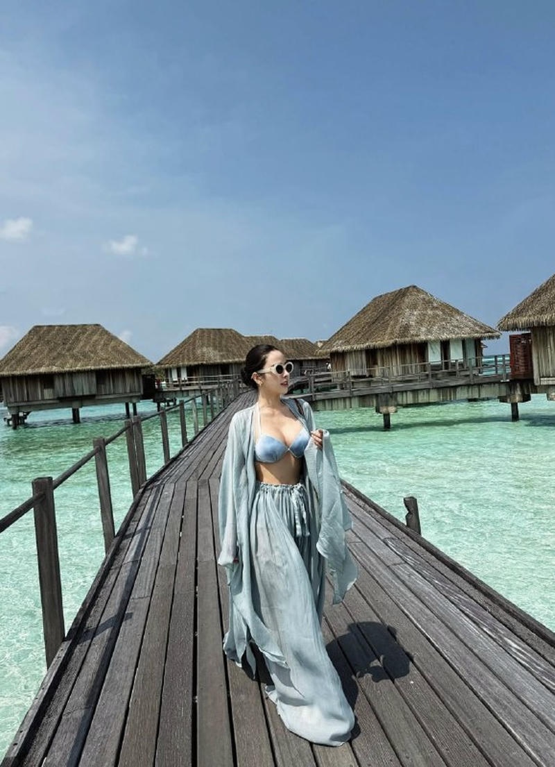 Hot girl đồ thiếu vải chờ cặc to nứt lồn