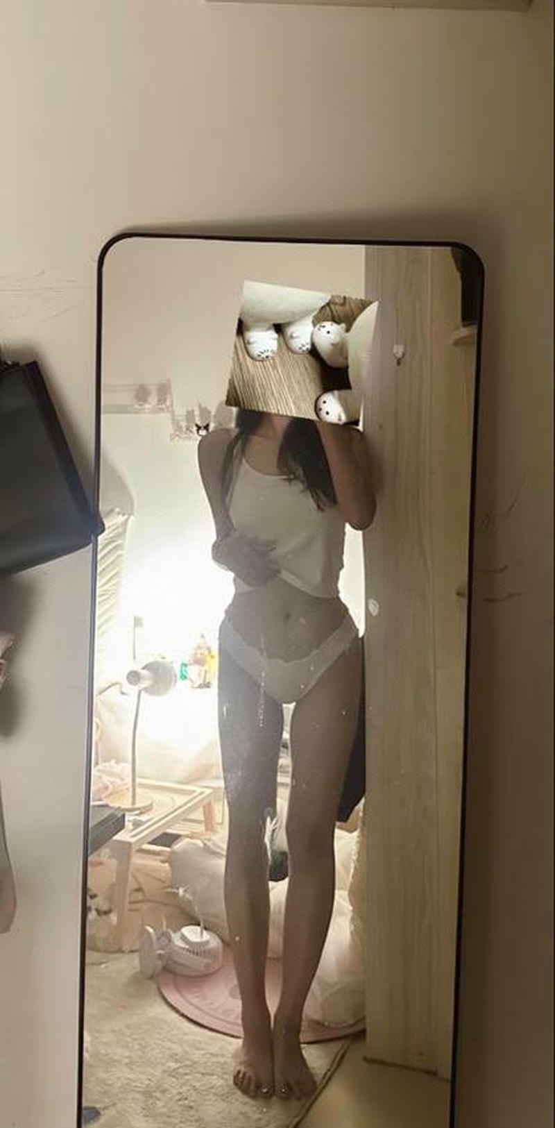 Gái xinh thiếu vải quỳ bú dã man không dừng