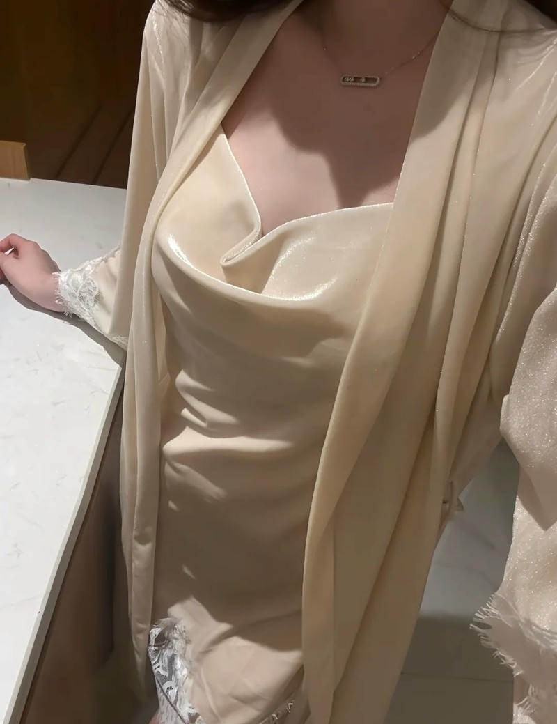 Đồ ngủ mỏng tang sướng tê liệt cả người