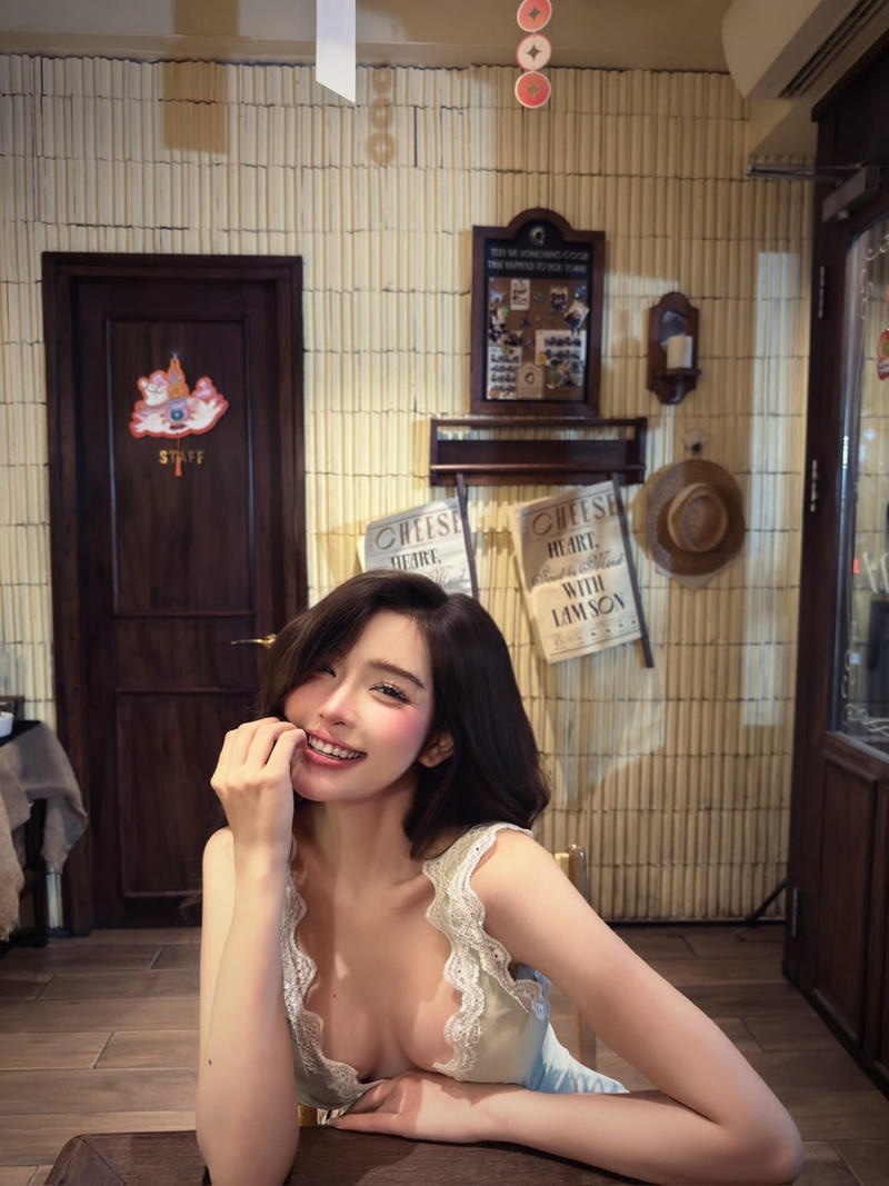 Hot girl ngực khủng lắc mạnh tinh dính đầy