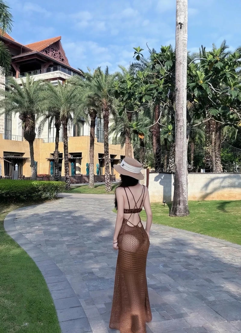 Hot girl chổng mông nứng chảy nước dâm