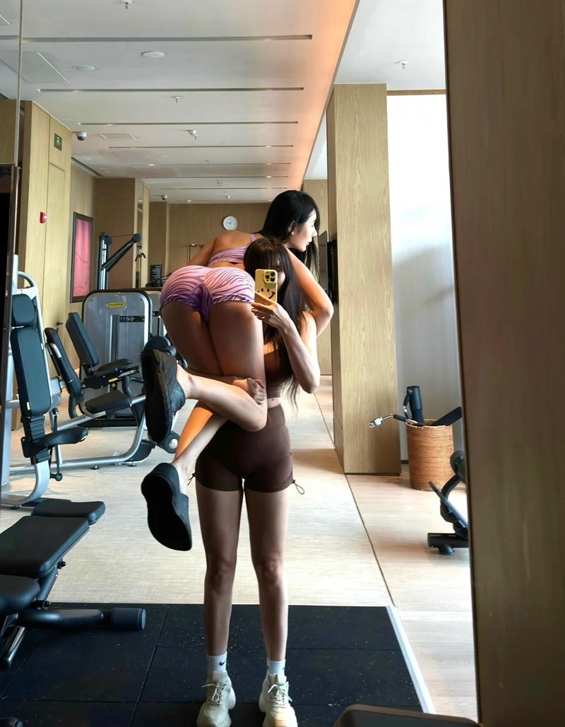 Hot girl chổng mông sướng tê liệt cả người
