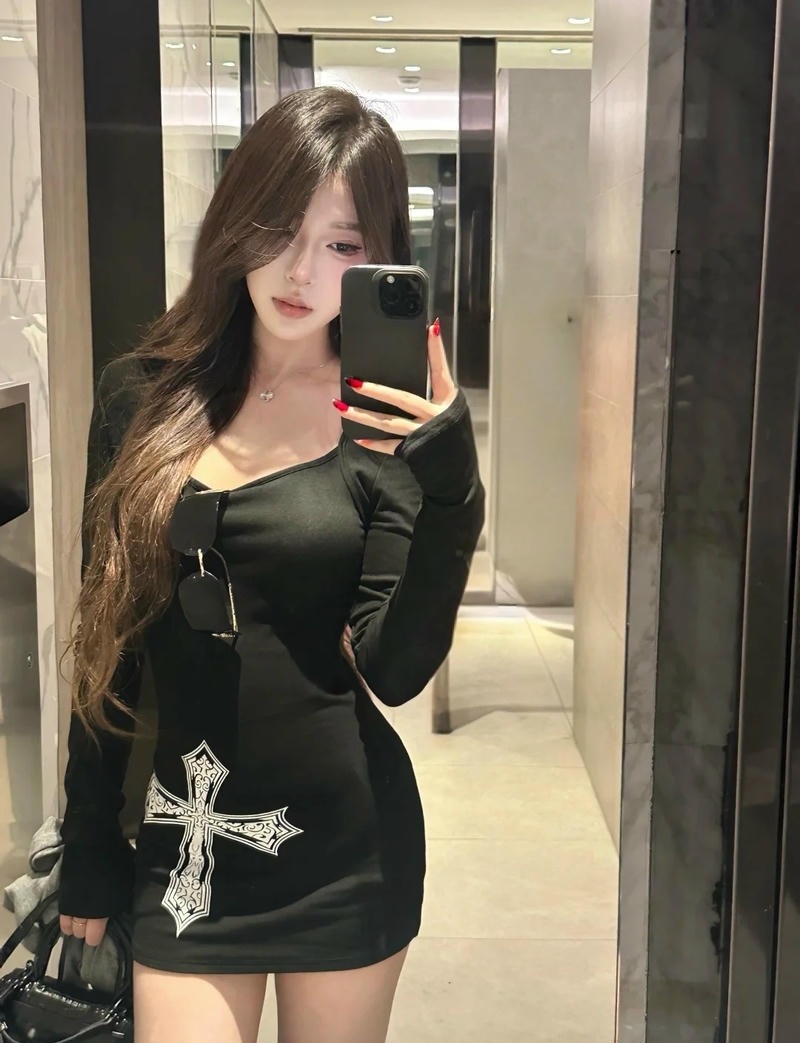 Hot girl bodysuit liếm cặc ngon từng giọt