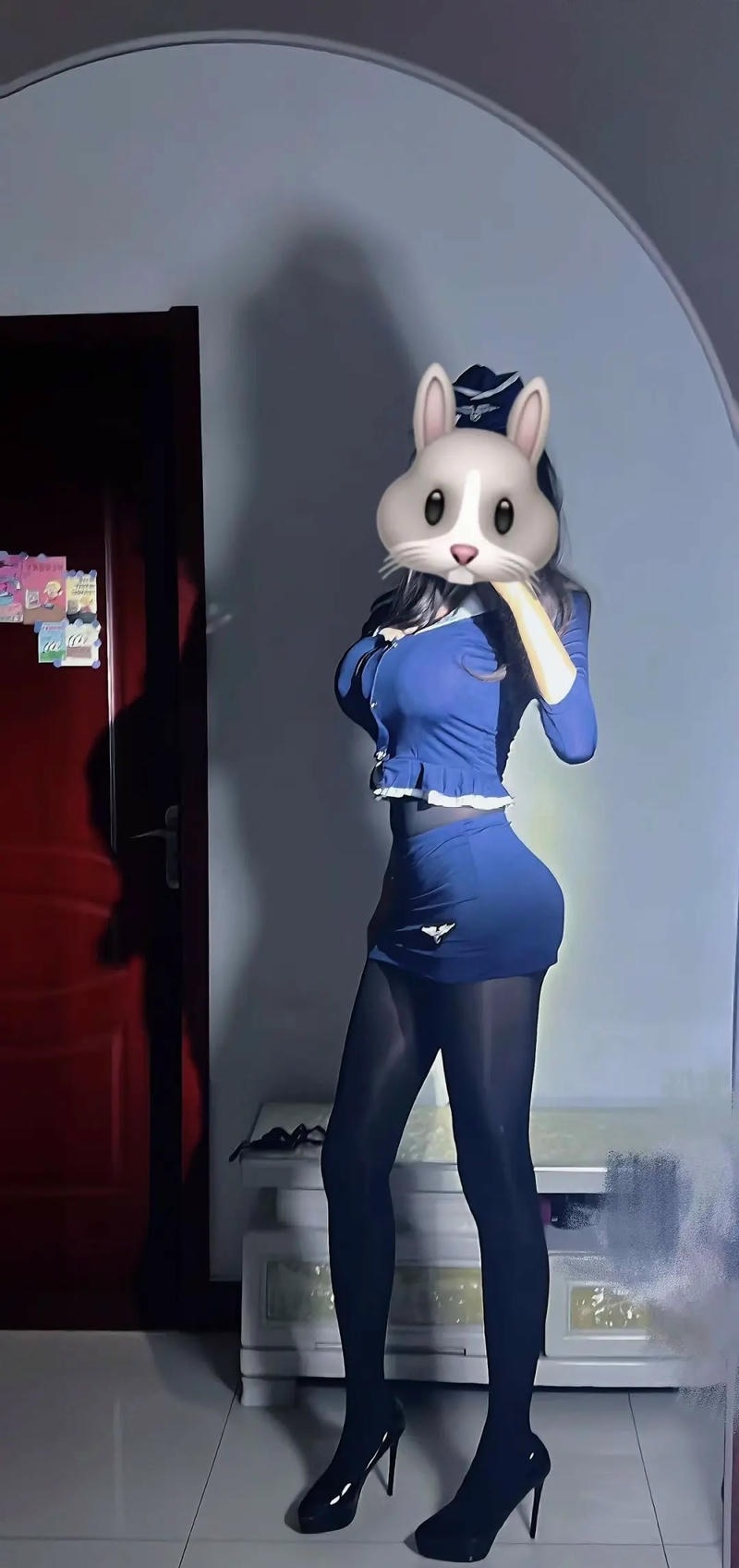 Hot girl bodysuit quỳ bú cặc khổng lồ