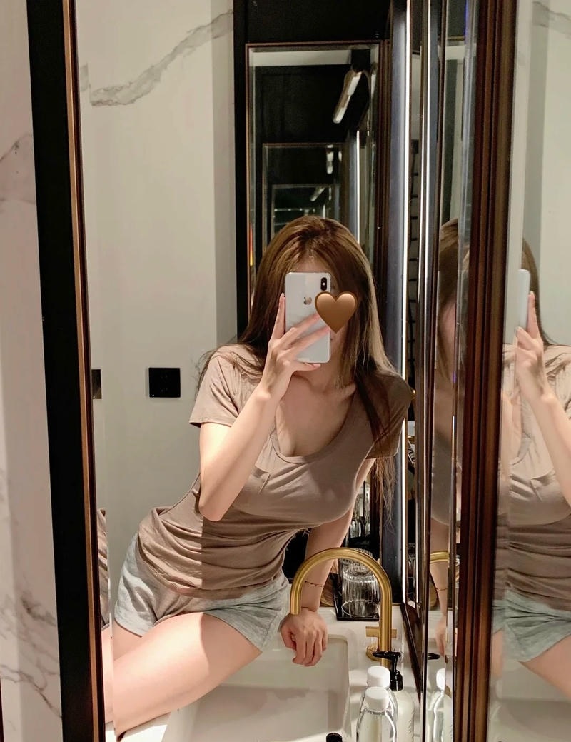 Hot girl đồ bó vú căng rung lắc dã man