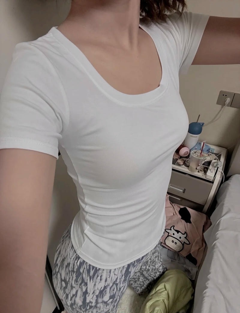 Hot girl đồ bó bú cặc ngon ướt dâm