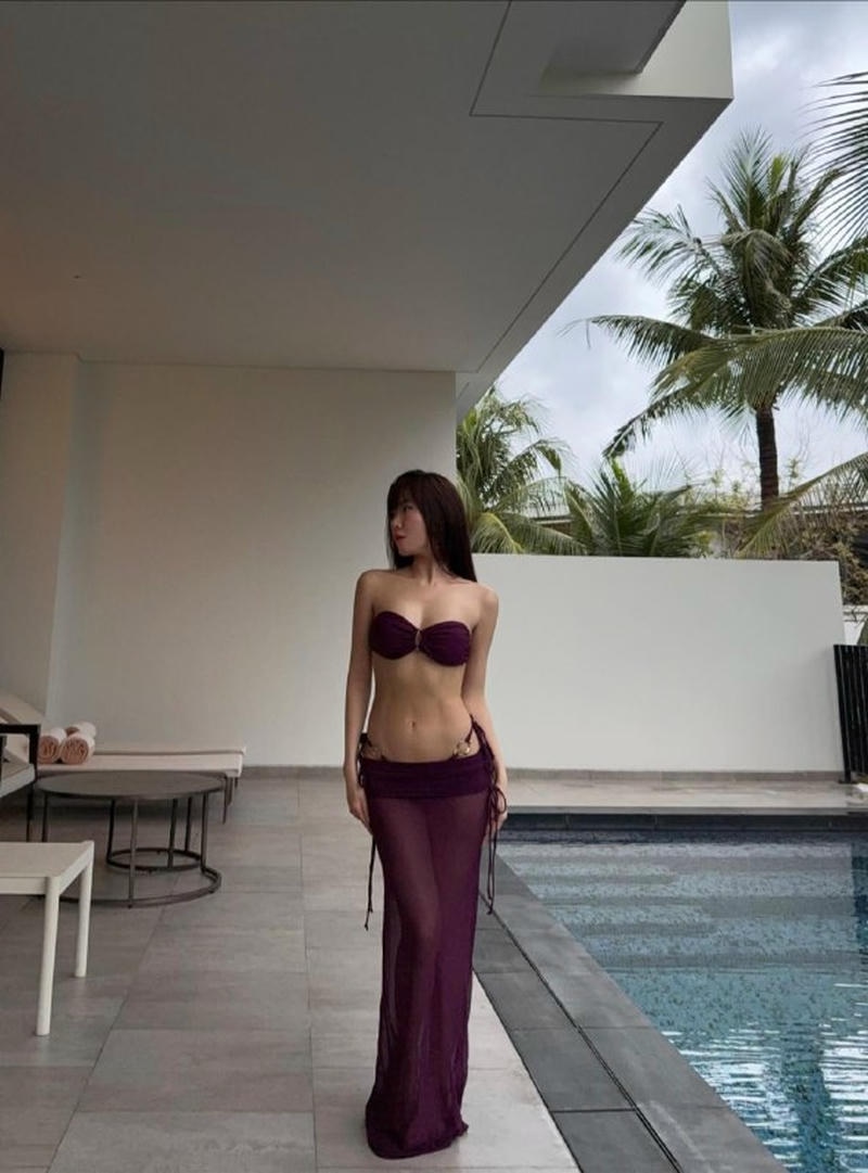 Nứng chảy nước lồn ướt át dâm đãng