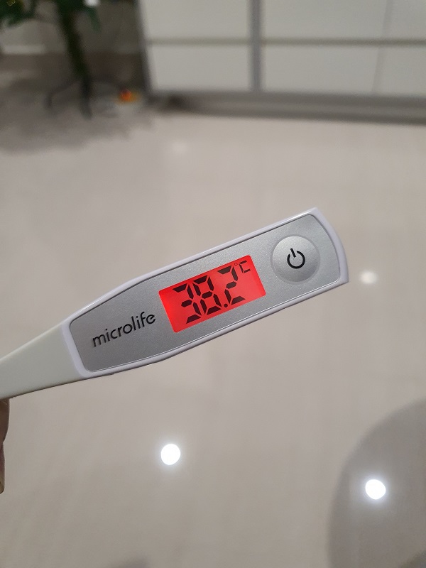 Nhiệt kế báo sốt cao 38 độ – ảnh thật 100%