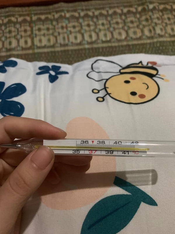 Nhiệt kế sốt cao 39 độ – ảnh phù hợp xin nghỉ