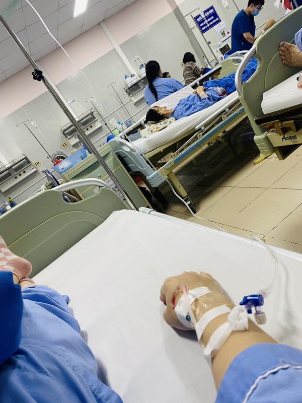 Một bộ ảnh truyền nước cận cảnh chân thực