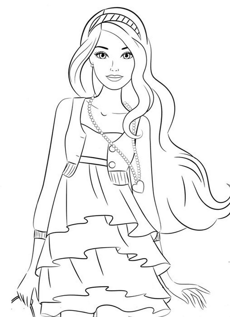 Barbie đang trang điểm trước gương
