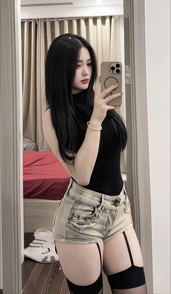 tải ảnh gái Việt Nam gợi cảm trong phòng ngủ