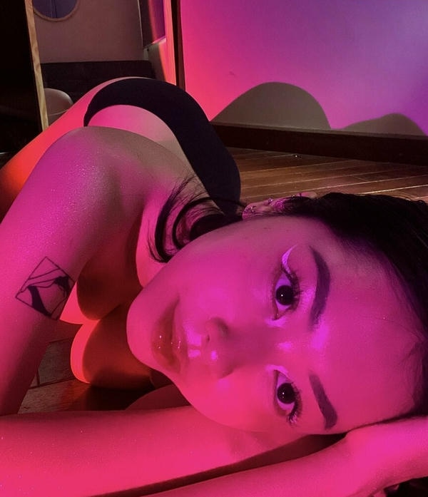 ảnh phí hồng hà leak 3